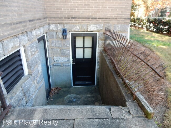 Building Photo - 1 br, 1 bath House - 441 Highland Ave Apt C