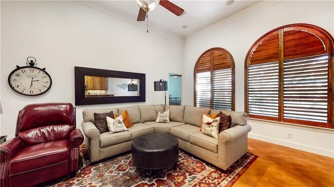 Foto del edificio - 2413 Watercrest Dr