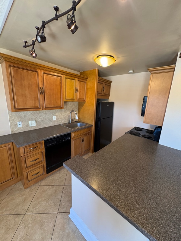 Photo - 305 E Ocean Ave Apartment