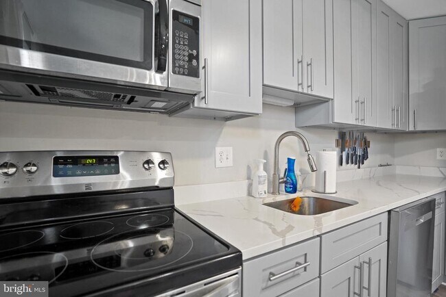 Foto del edificio - 6415 Whitwell Ct