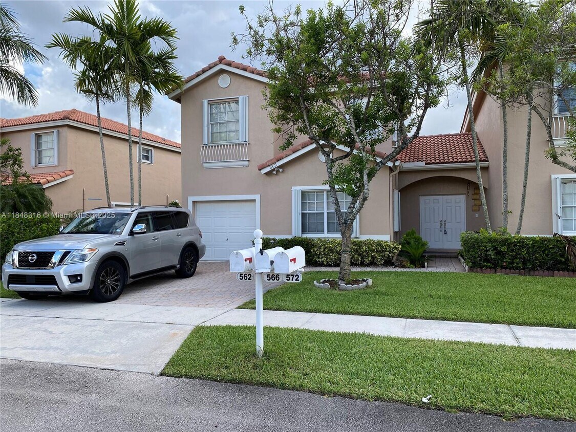 Foto principal - 562 NW 130th Ave