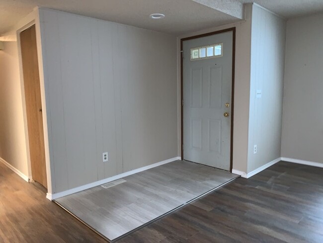 Building Photo - Beautiful 3Bd/1.5 Ba Federal Way Home.