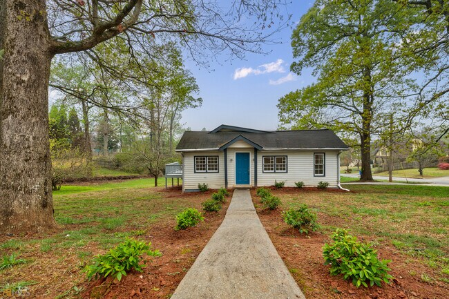 Building Photo - 2469 Glynn Dr SE