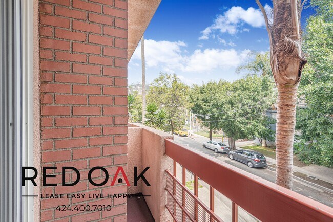 Foto del edificio - 1755 El Cerrito Pl