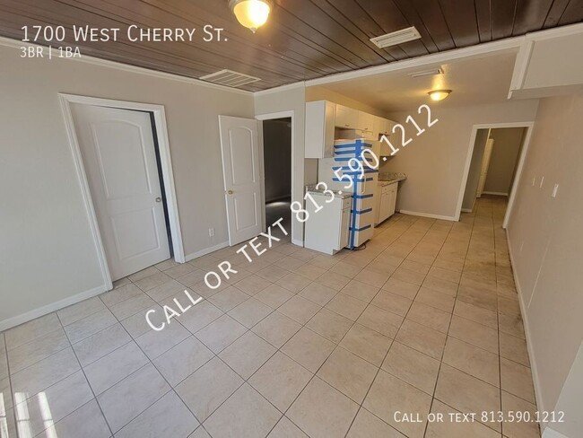 Building Photo - 1700 W Cherry St