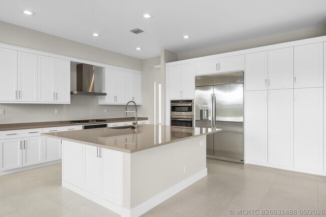 Building Photo - 20414 Juniper Bay Ave