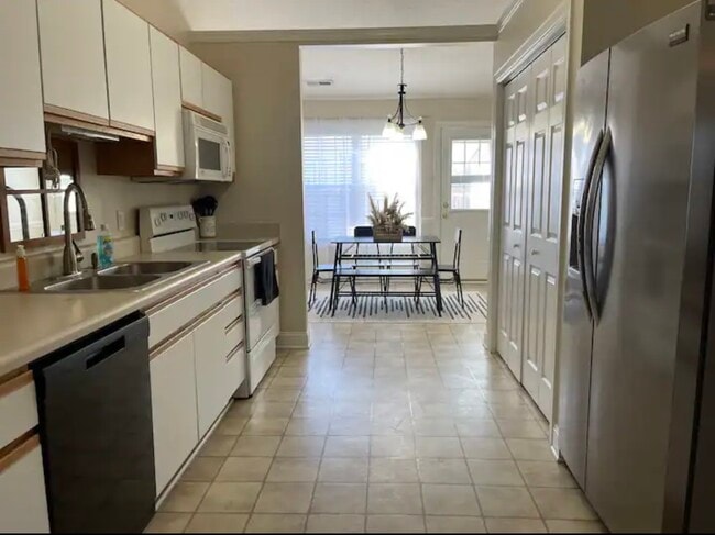 Foto del edificio - 3608 B Palmer Dr