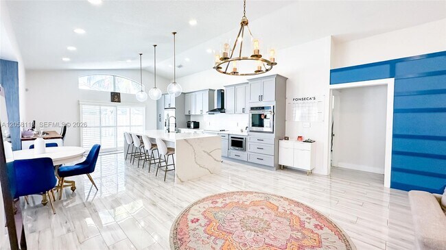 Foto del edificio - 18795 NW 24th Ct