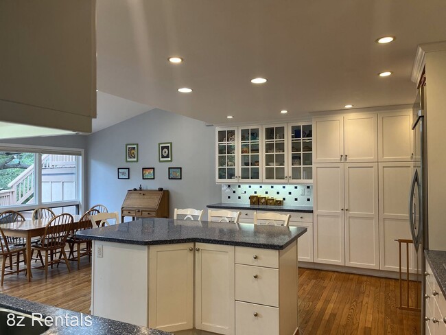 Foto del edificio - 4 br, 3 bath House - 1715 View Point Rd