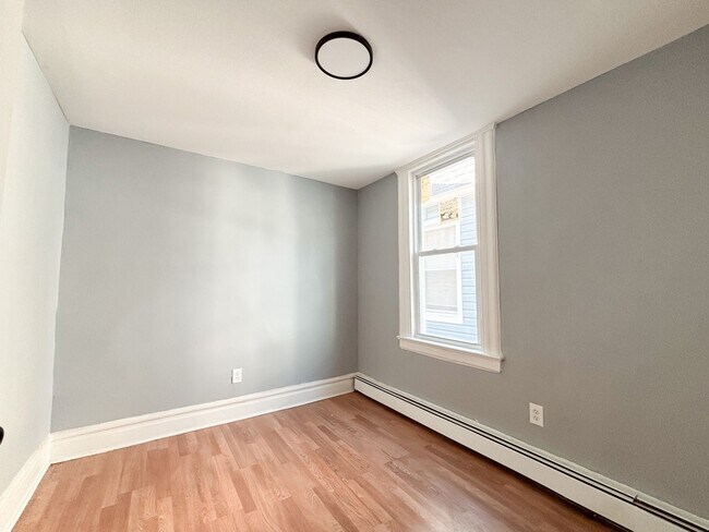 Foto del edificio - 648 Grove St