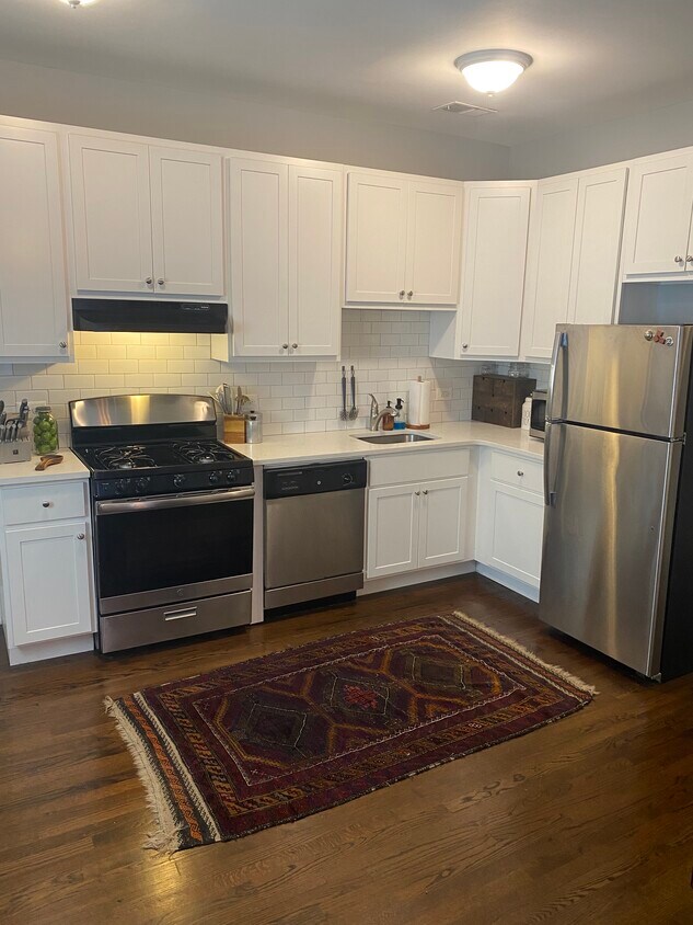 Kitchen - 411 S Taylor Ave