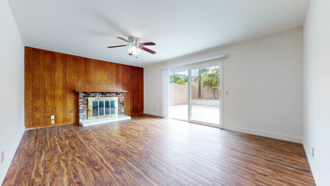 Building Photo - 1825 W Camden Pl