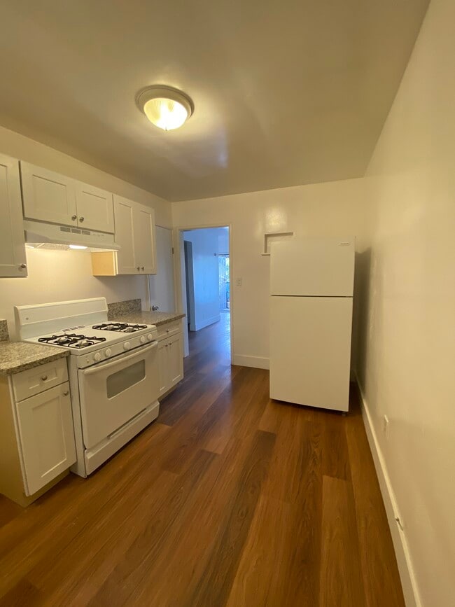 Building Photo - 3402 Mayfair Dr S