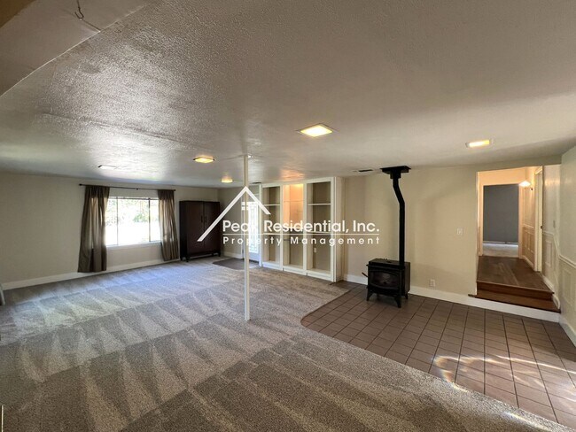 Foto del edificio - Charming Carmichael 2bd/1ba House with RV ...