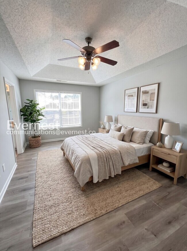 Foto del edificio - 8641 Thomas Ln