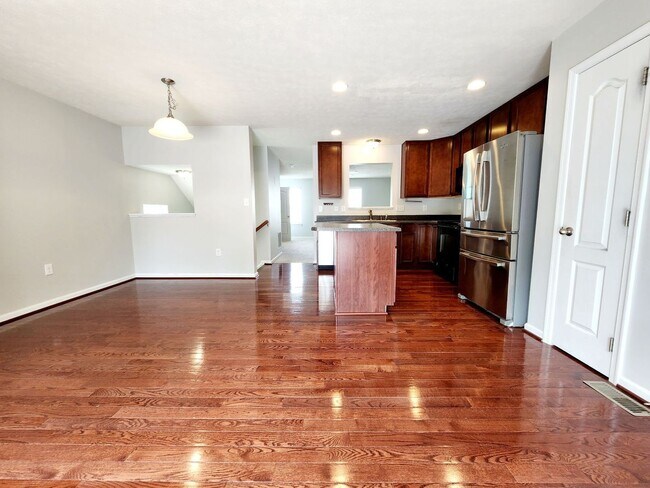 Foto del edificio - 3 bed/2.5 bath Townhouse in Westover - Ava...