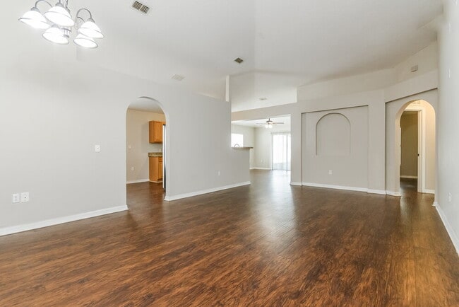 Building Photo - 452 Hammerstone Ave