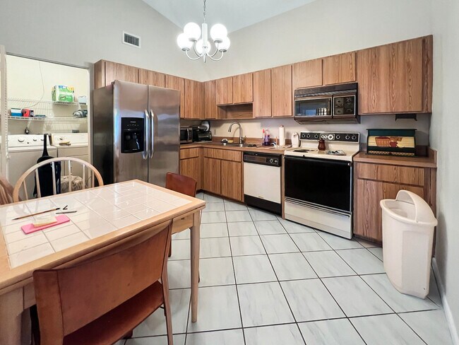 Building Photo - 4283 Willow Brook Cir