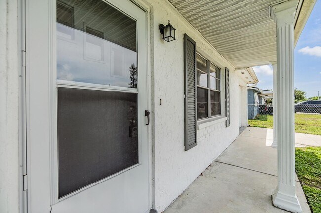 Foto del edificio - 3642 Berkshire St