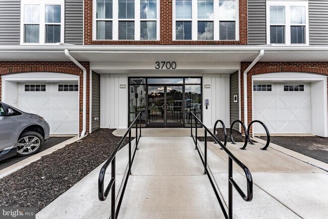 Foto del edificio - 3700 Havertill Ln