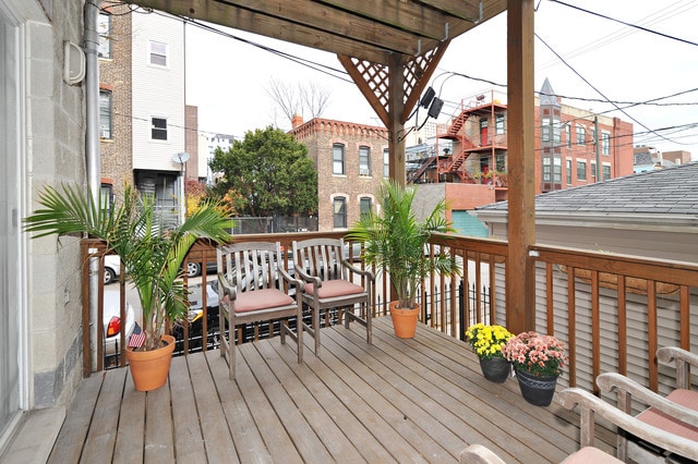 Building Photo - 1041 N Marshfield Ave