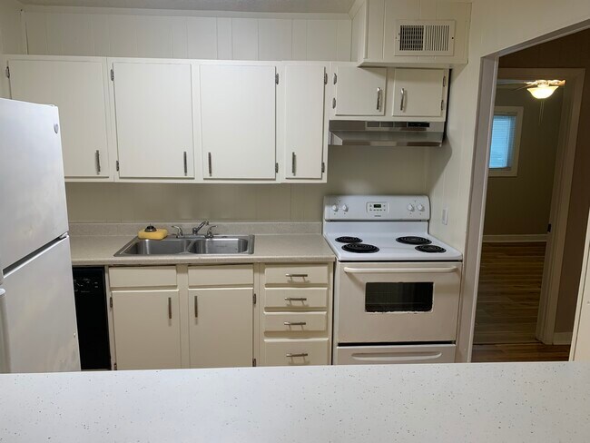 Cocina - 606 Division St