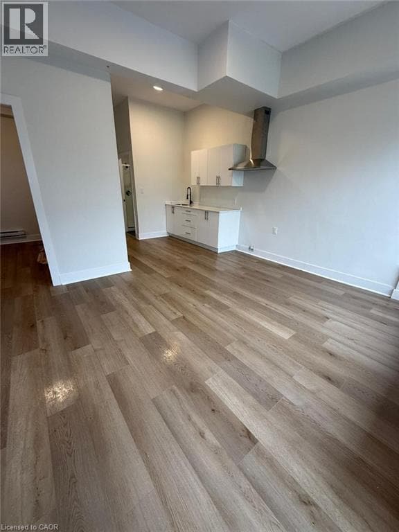 Building Photo - 69 Hellems Ave