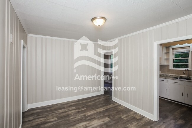 Building Photo - 608 S Bonham Rd