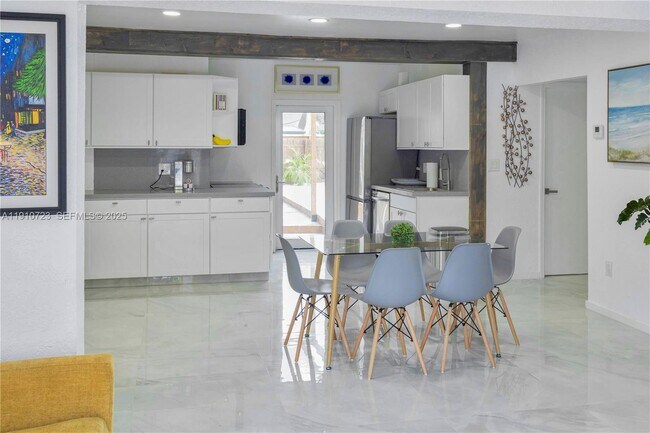 Foto del edificio - 1241 SW 29th St