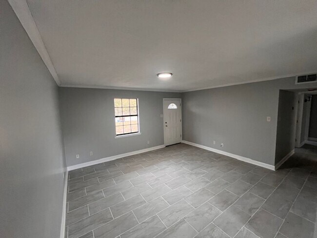 Building Photo - 511 Morris St