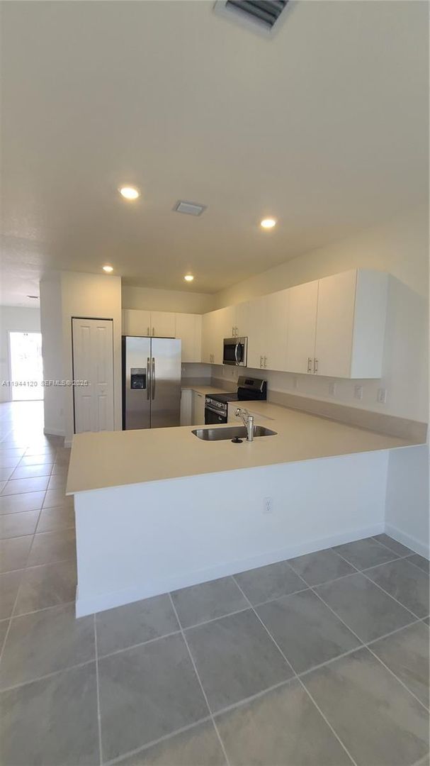 Foto del edificio - 2750 SE 24th St
