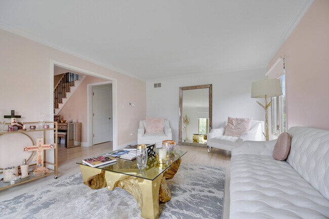Foto del edificio - 10600 Ridgewood Dr