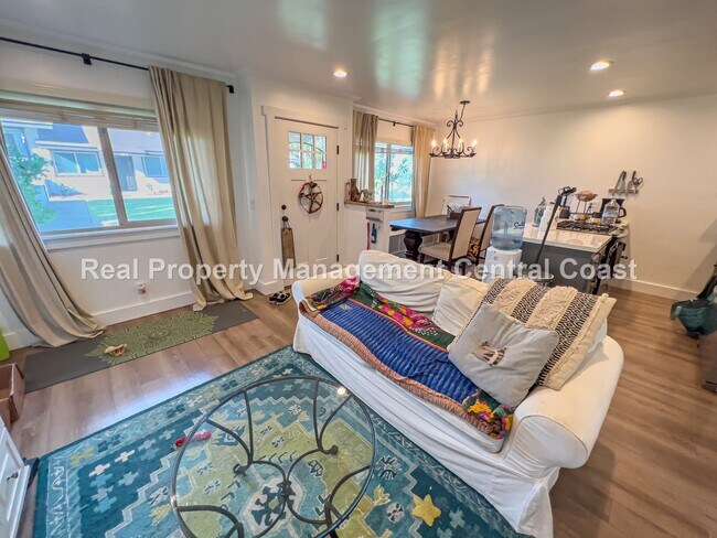 Foto del edificio - AVAILABLE MAY - Updated Condo in Los Osos ...