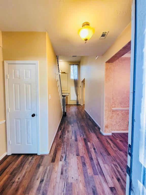 Building Photo - 18 Jardine Ct