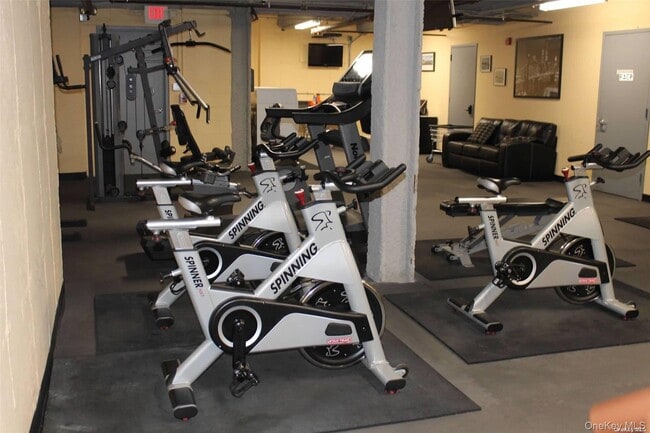 Building Photo - 289 Post Ave