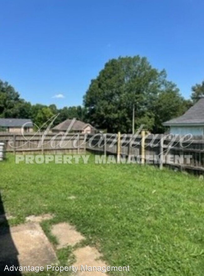 Building Photo - 3 br, 2 bath House - 3624 Russelwood Dr.