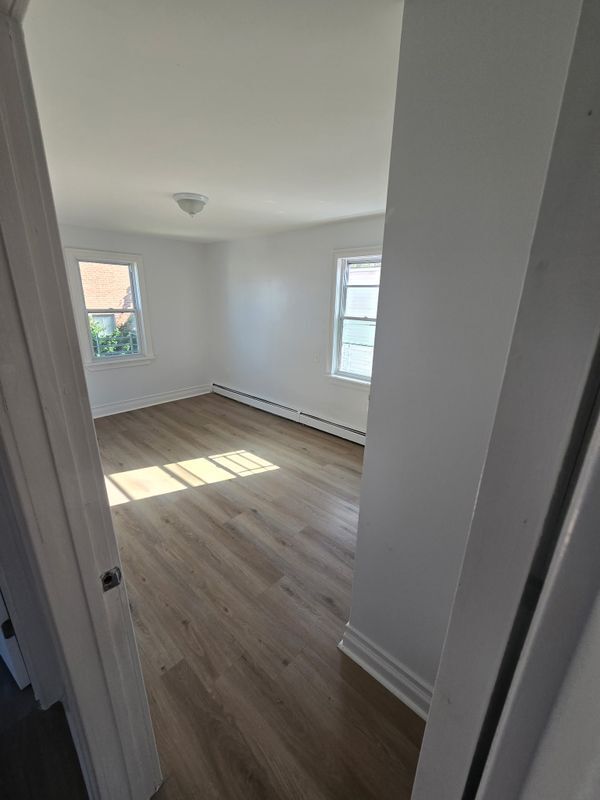 Building Photo - 1754 Hammersley Ave
