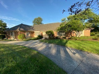 Primary Photo - 406 Midwest Club Pkwy