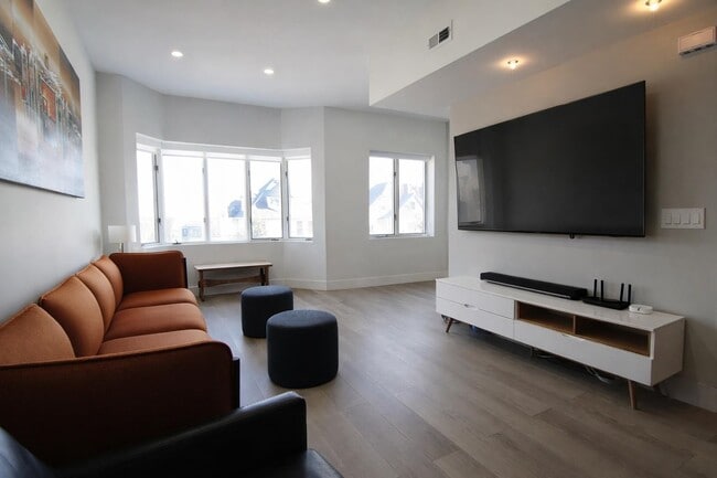 Foto del edificio - 335 Arlington Ave