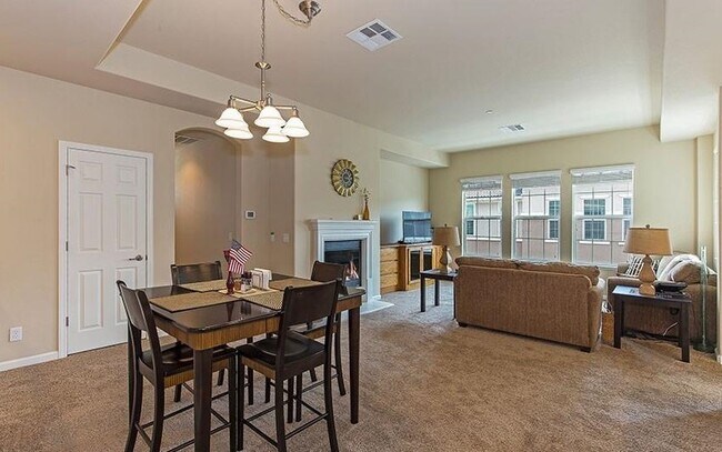 Foto del edificio - Gorgeous South Reno Condo w/ Some Paid Uti...
