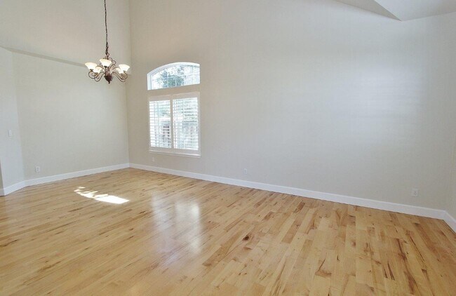 Foto del edificio - Immaculate Rim Home w/Stunning Views