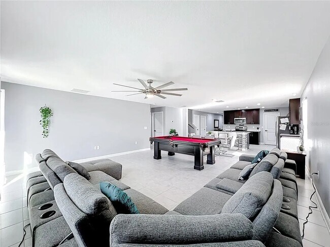 Building Photo - 744 Simone Ct