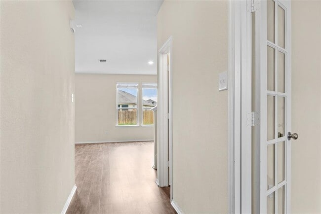 Building Photo - 457 Bedford Falls Ln