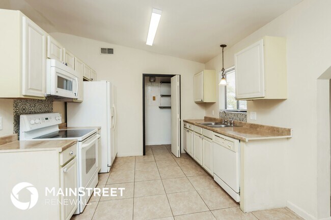 Foto del edificio - 811 Airport Ave SE