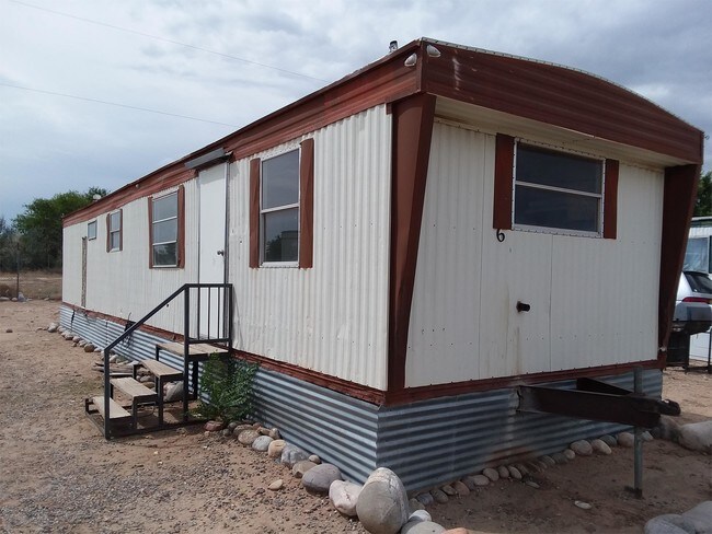 Building Photo - 1175 Hines Rd