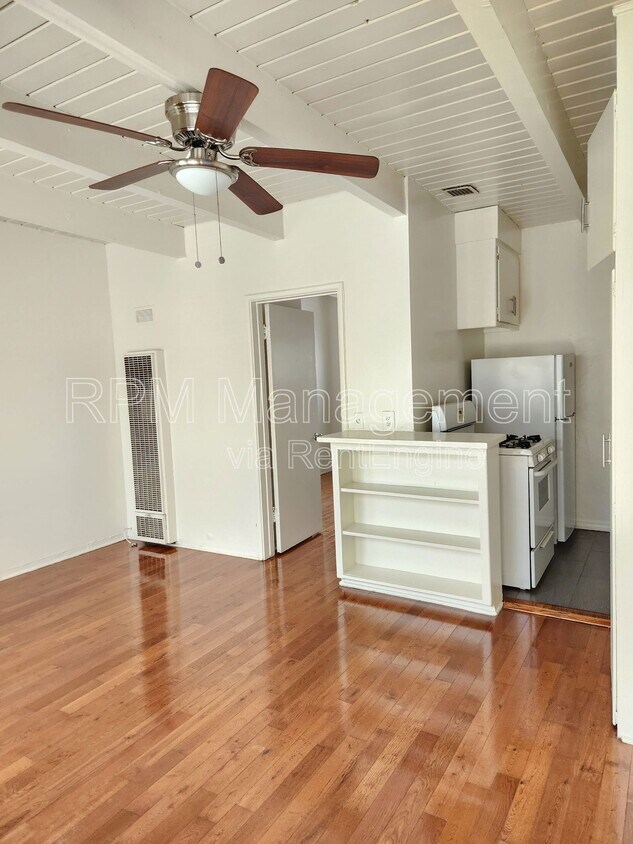 Foto principal - 1909 Beachwood Dr