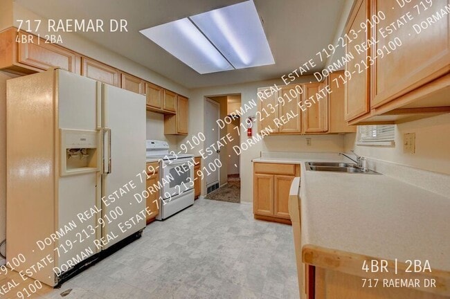 Building Photo - 717 Raemar Dr