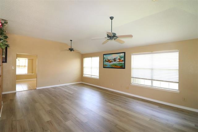 Foto del edificio - 2113 Wisteria Ct