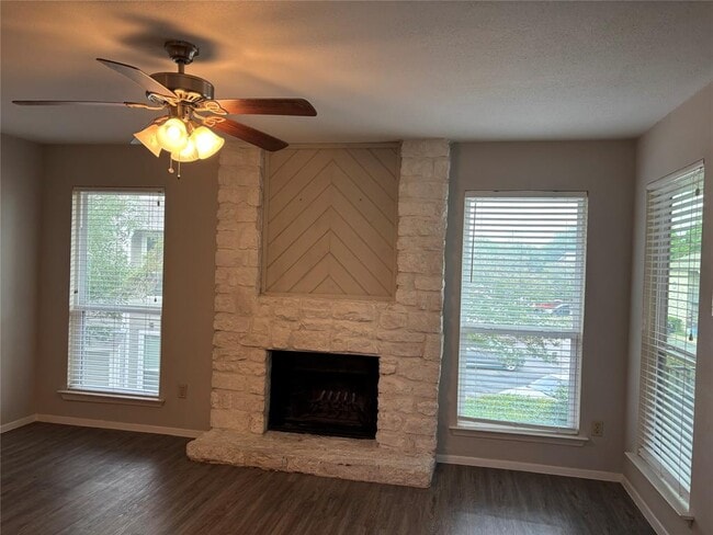 Building Photo - 10616 Mellow Meadow Dr