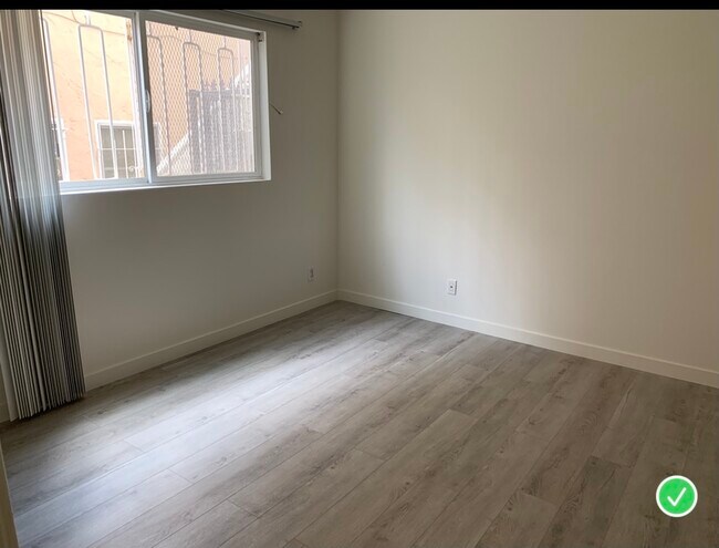 Foto del edificio - 6151 Orange St